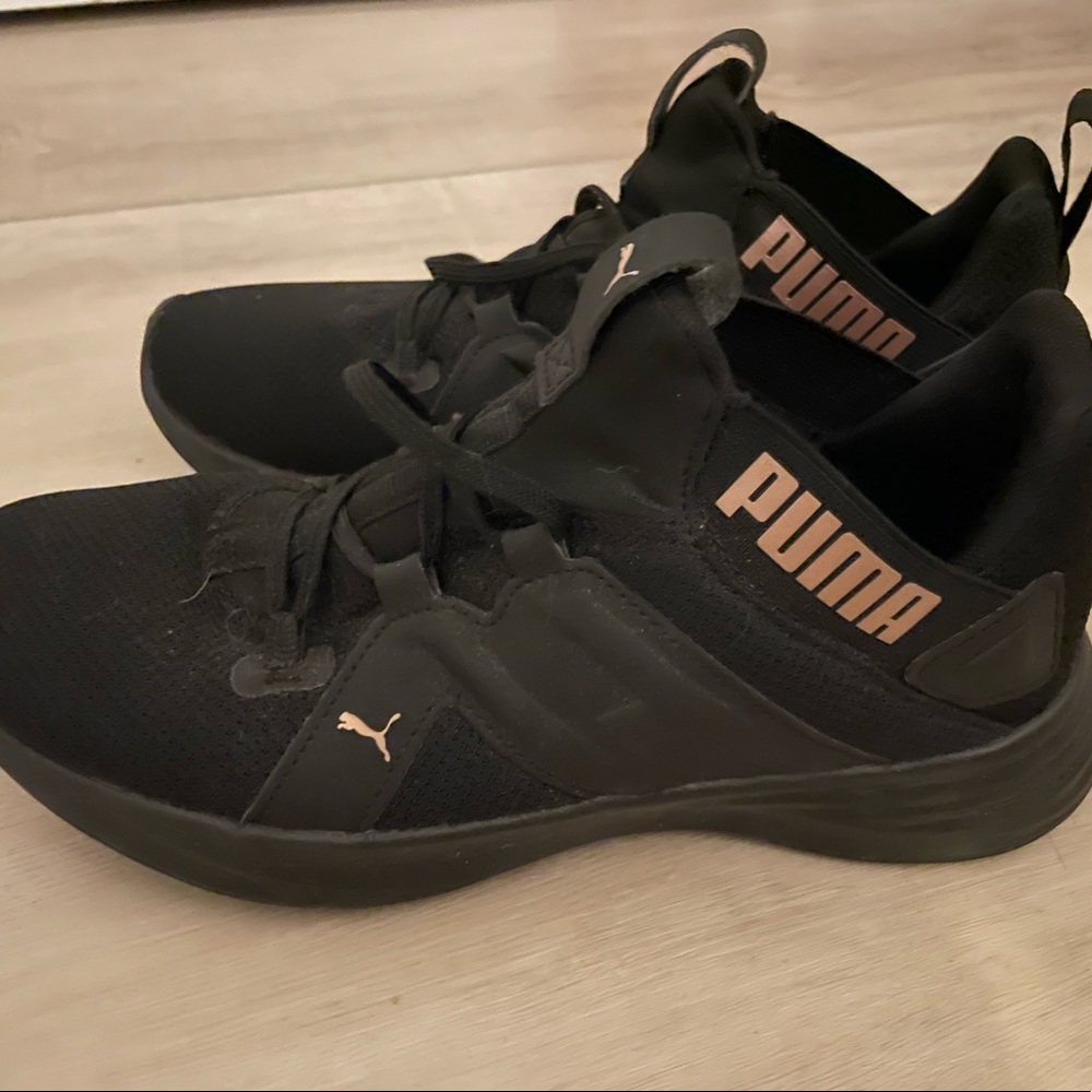 Puma sneakers Women size 7